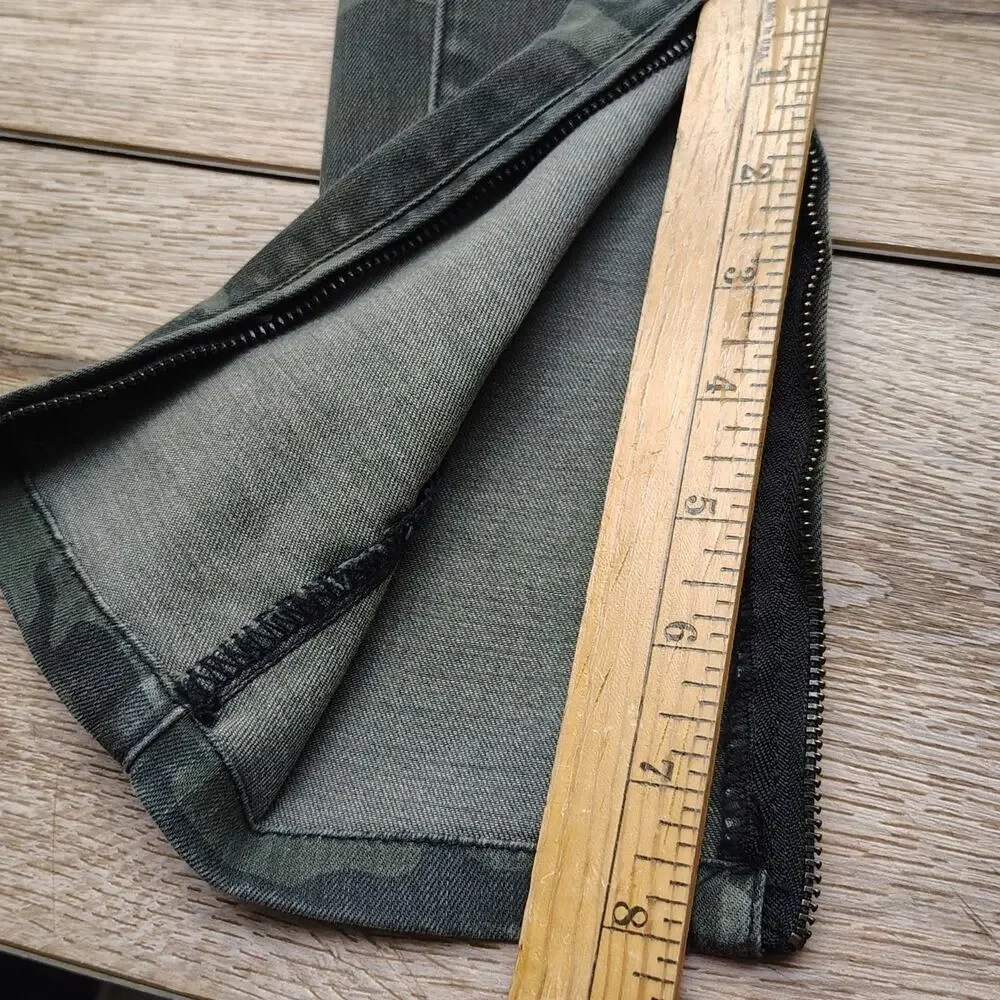 Sanctuary Standard Surplus Camo Skinny Jeans Women's 26 Military Utility Pants